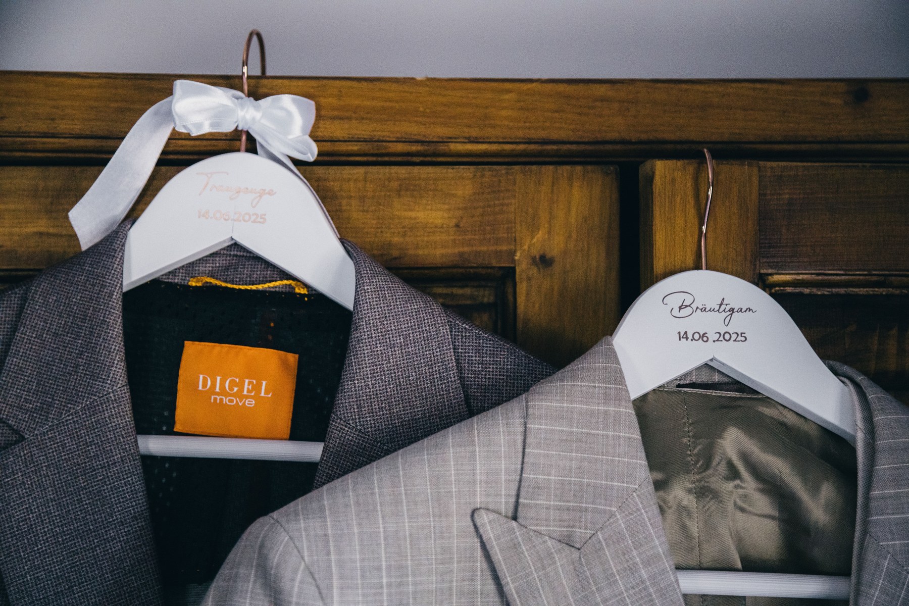 Basti’s wedding suit and personal details before the ceremony.